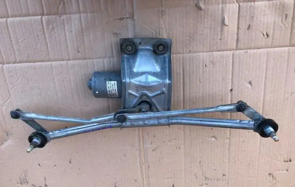 Ford Puma Front wiper linkage and motor