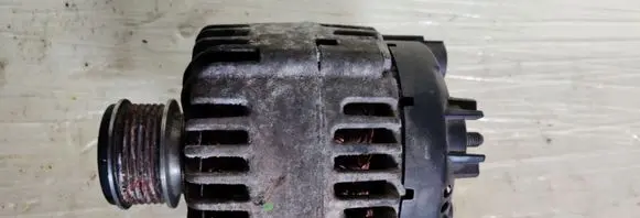 Volkswagen Tiguan Generator/alternator 06F903023C