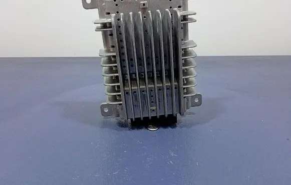 Nissan Maxima A34 Aerial antenna amplifier 280607Y300