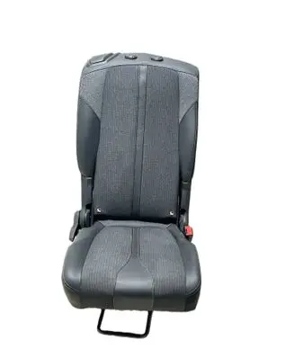 Peugeot 5008 II Second row seats 38420