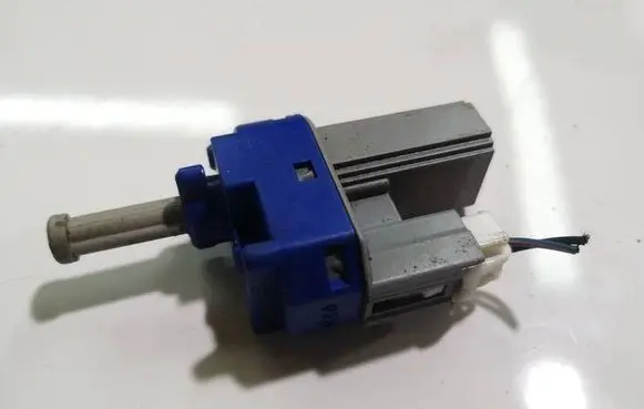 Mazda 3 II Brake pedal sensor switch 
