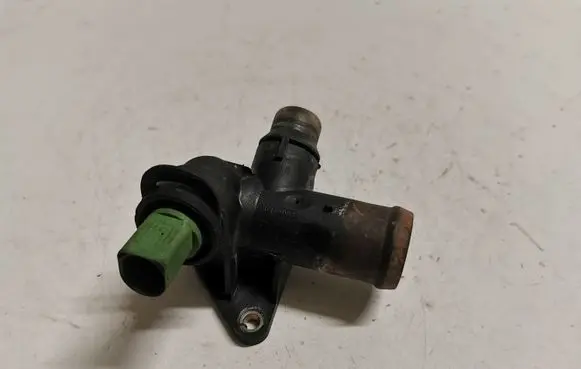 Audi A6 S6 C6 4F Engine coolant pipe/hose 06B121133