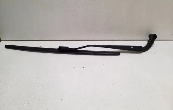 Nissan Navara D23 Front wiper blade arm