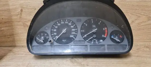BMW 5 E39 Speedometer (instrument cluster) 62118372361 110008735