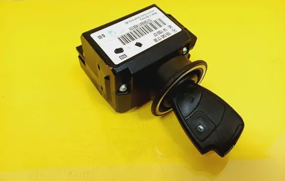 Mercedes-Benz B W245 Ignition lock 1695451708