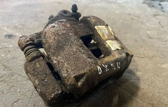 Peugeot 207 Front brake caliper