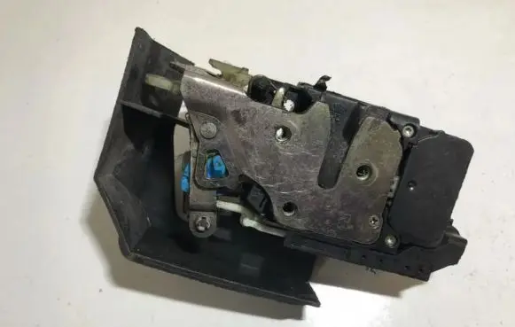 Alfa Romeo 156 Front door lock