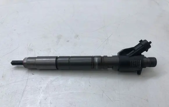 Volvo S60 Fuel injector 31303238 313032382321 13080603351