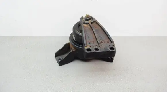 Hyundai i20 (PB PBT) Engine mount bracket 218121J000