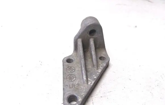 Hyundai Santa Fe Rear differential/diff mount bracket 