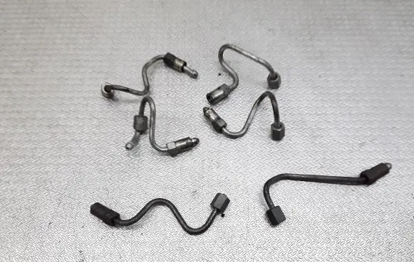 Mazda 5 Fuel injector supply line/pipe 