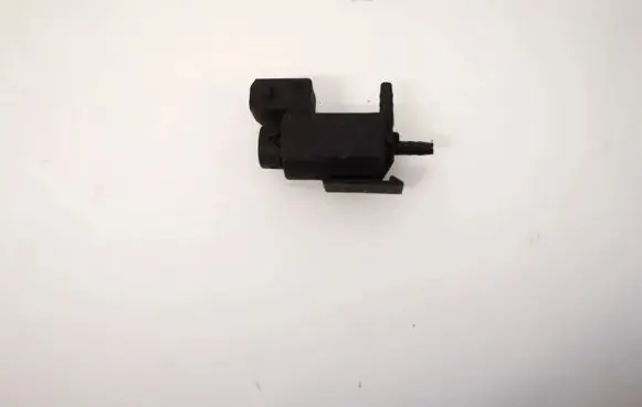 BMW 5 GT F07 Turbo solenoid valve 7810831 7.02318.00