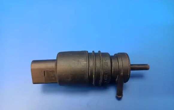 Mercedes-Benz E W210 Windscreen/windshield washer pump