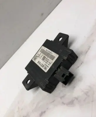 Audi A3 S3 8P Alarm control unit/module 1K0907719B 28002223 19800324790