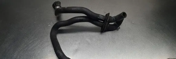 Volkswagen PASSAT B5.5 Engine coolant pipe/hose 8D0819373N