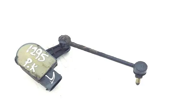 Headlight/headlamp level sensor