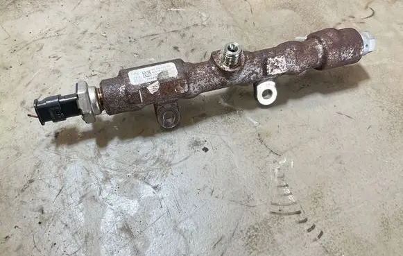 Fuel main line pipe