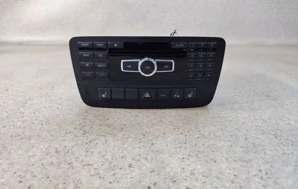 Mercedes-Benz A W176 Radio/CD/DVD/GPS head unit A246900330856 A2469003308