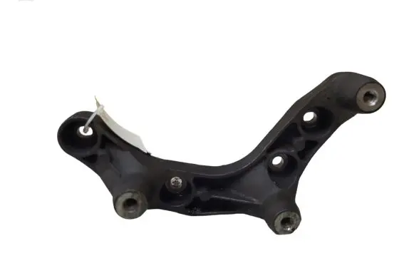 Mercedes-Benz GLC C253 Engine mounting bracket 6420140600