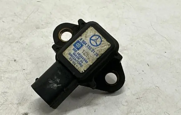 Mercedes-Benz E W211 Air pressure sensor A0041533128