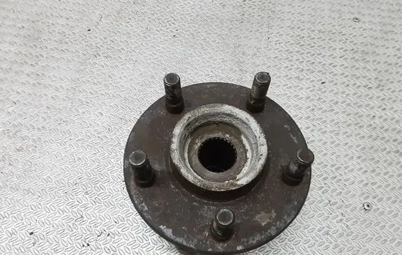 Jeep Cherokee Front wheel hub