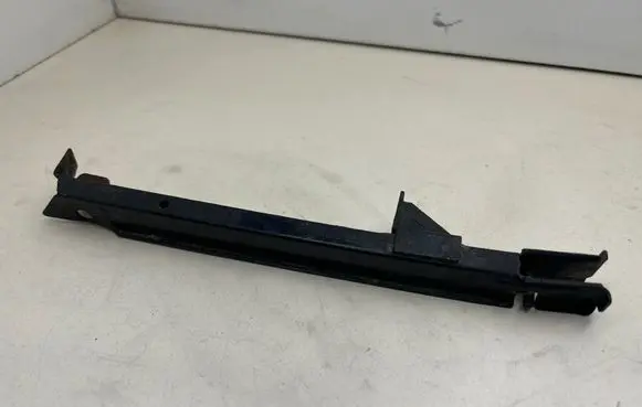 Mercedes-Benz E W211 Front bumper mounting bracket A2118801114