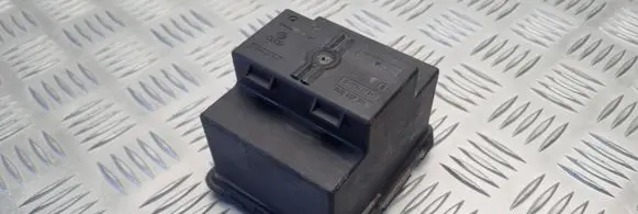Volkswagen PASSAT B7 Fuse box cover 7N0937311 013949781