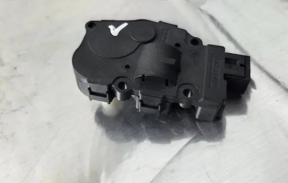 BMW 6 F06 Gran coupe Air flap motor/actuator EFB430 K9749006 28062013