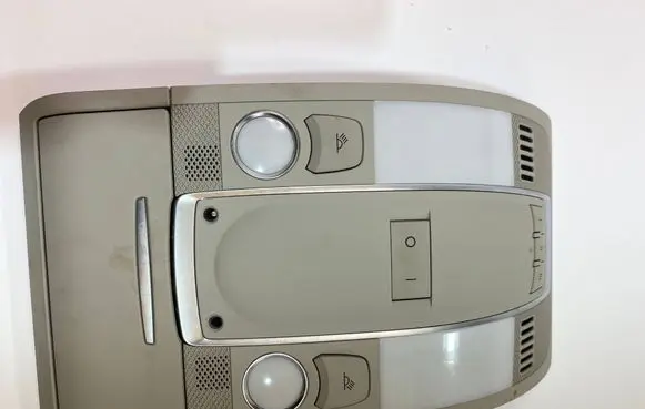 Audi Q7 4L Headlining lighting console trim 4L0947135AC