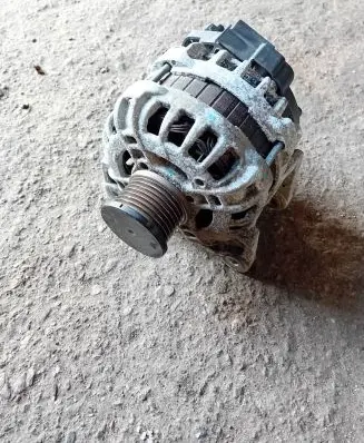 Dacia Dokker Generator/alternator 231000803R F000BL0676