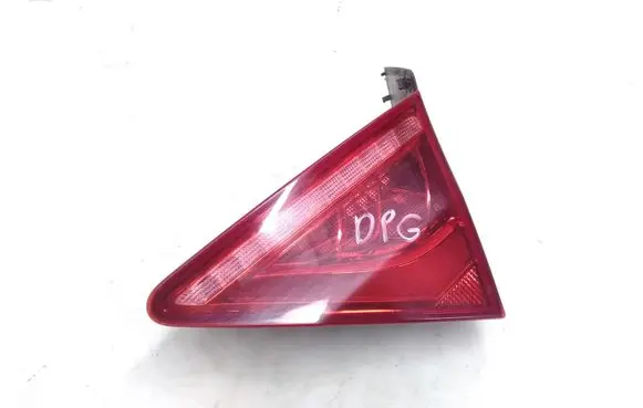 Tailgate rear/tail lights