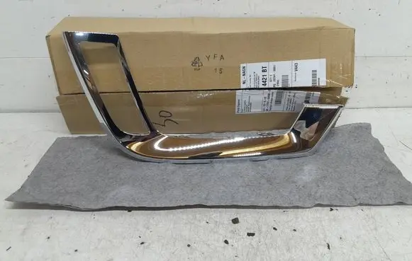 Suzuki Vitara (LY) Front bumper splitter molding 7175186R 71751T86R000PG 71751T86R00