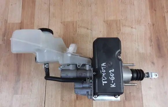 Toyota C-HR I Master brake cylinder 4721010270