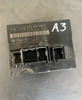 Audi A3 S3 8L Comfort/convenience module 8P0959433B 5DK00858345