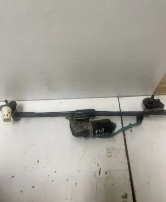 KIA Soul Front wiper linkage and motor 981102K000