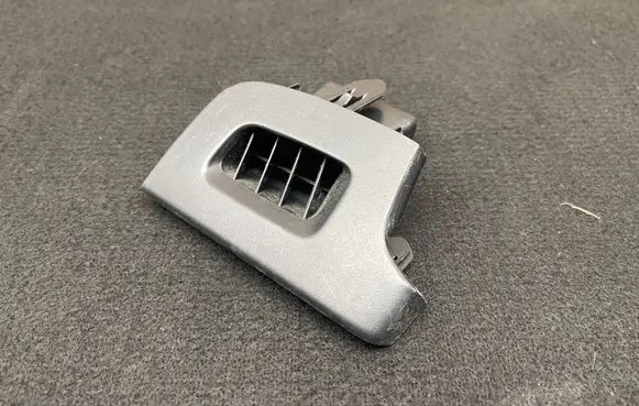 Rear air vent grill