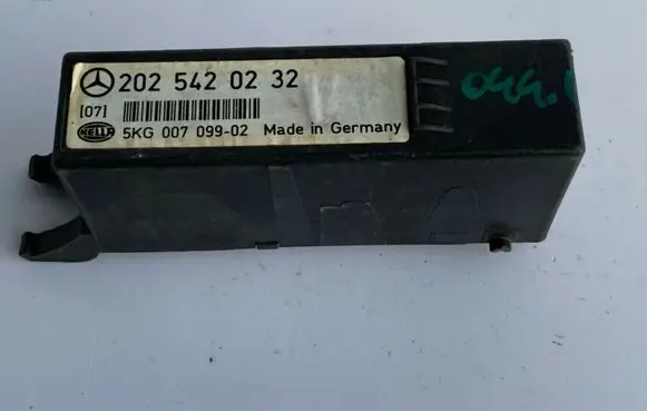 Mercedes-Benz C W202 Engine control unit/module A2025420232