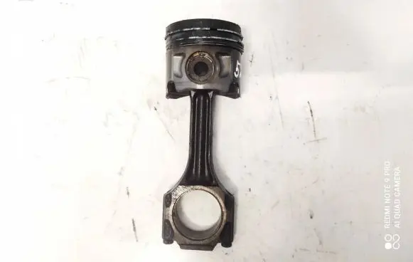 Volkswagen Golf III Piston with connecting rod