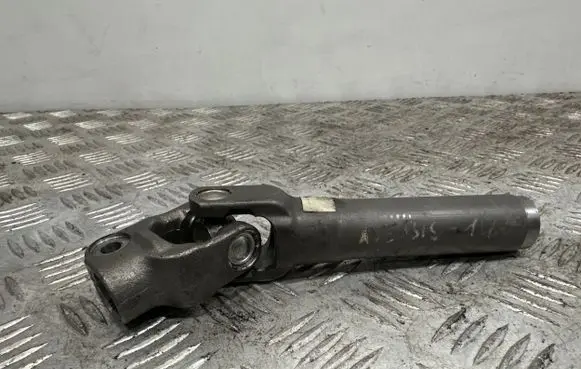 Toyota Avensis T270 Steering column universal joint 81111202