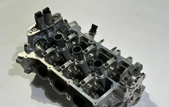 Lincoln Continental Engine head N57A0