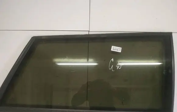 Volkswagen PASSAT B5 Rear side window AS2