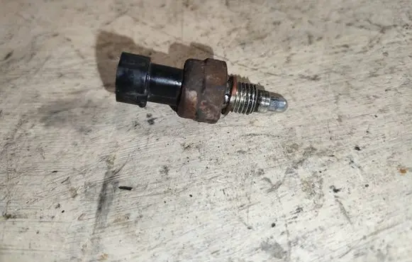 Opel Astra G Reversing light switch sensor 
