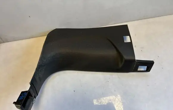 Foot area side trim