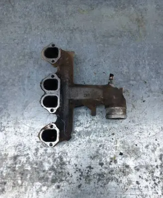 Volkswagen Golf III Intake manifold 028129713n