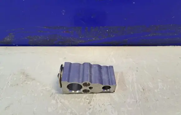 Air conditioning (A/C) expansion valve
