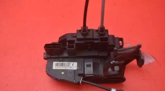 Hyundai Santa Fe Front door lock 81310-2B020