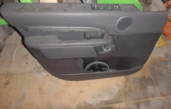 Land Rover Discovery 5 Coupe rear side trim panel 