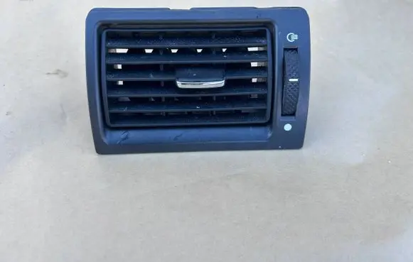 Ford Mondeo Mk III Dashboard side air vent grill/cover trim