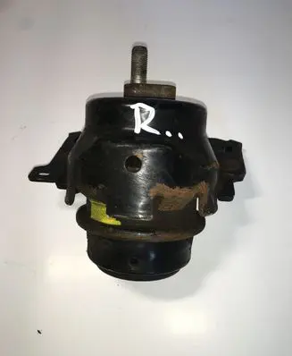 Toyota Land Cruiser (J120) Engine mount bracket