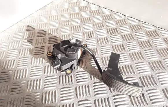 Nissan Qashqai Accelerator throttle pedal 3179B